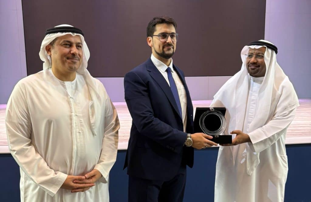 Woxsen university unveils middle east’s first ai-powered consumer experience platform for airports